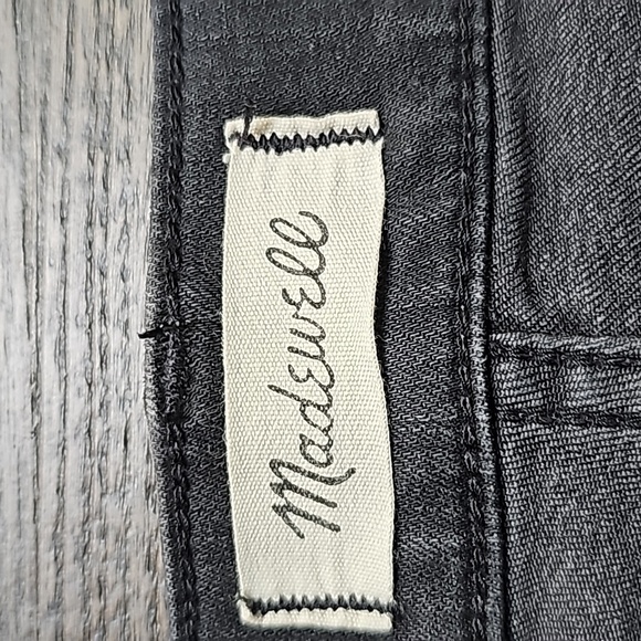 MADEWELL 9" Button Front Mid Rise Skinny Jean Through Edition Chewed Hem Size 25 - Picture 8 of 16